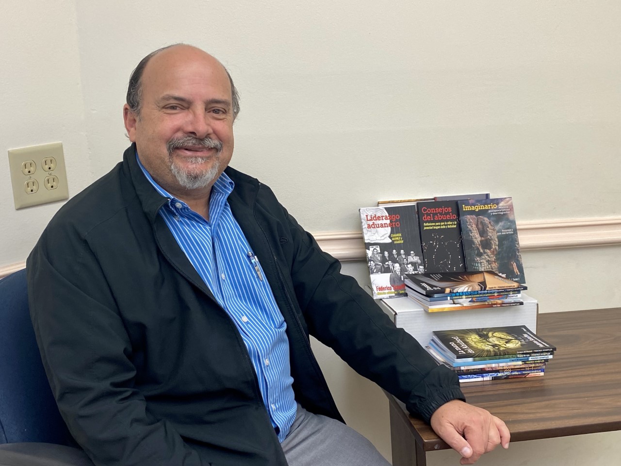 Laredo author exceeds goal of publishing 22 books in 2022