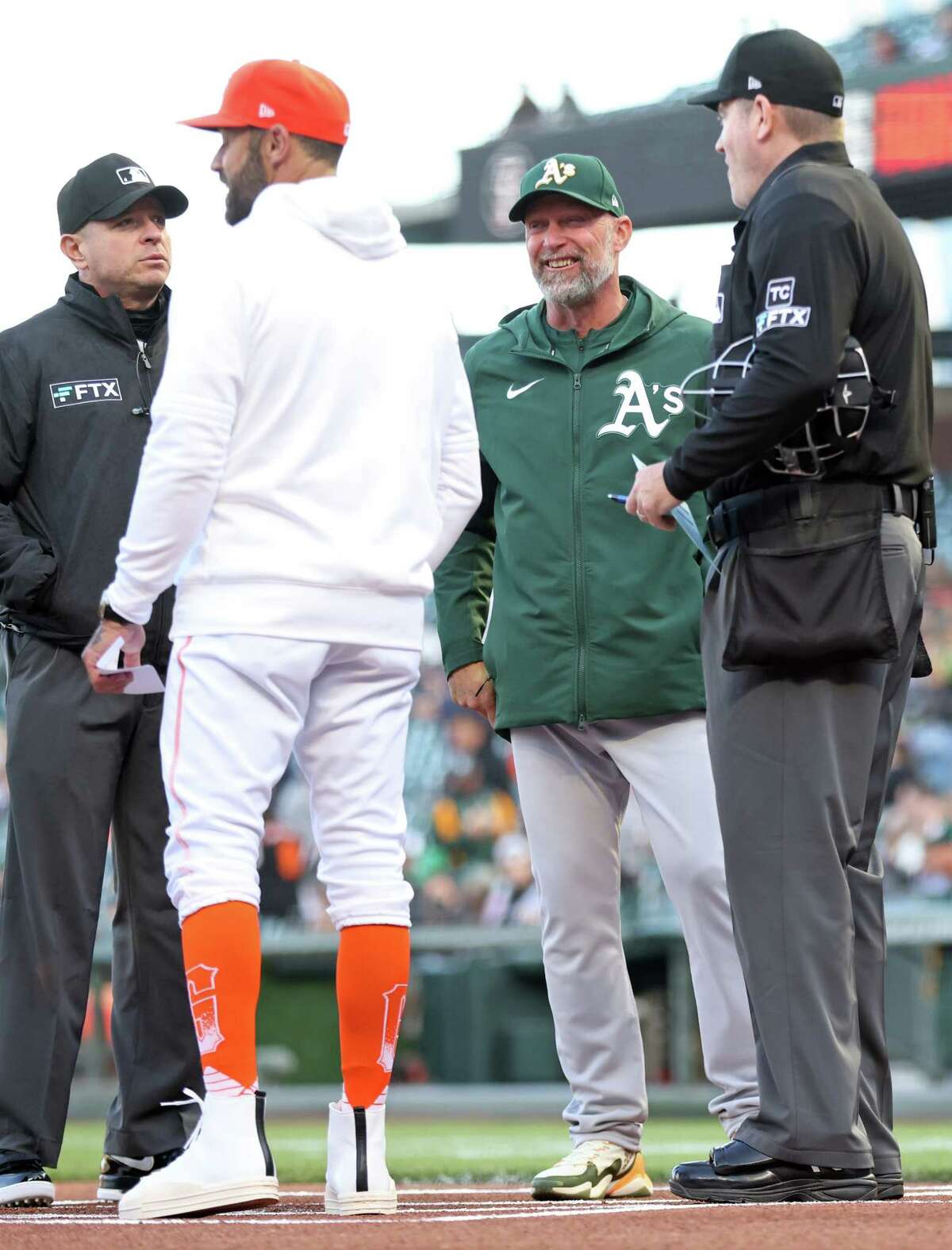 Giants, A's prepare for Bay Bridge Series, with Sergio Romo warming up