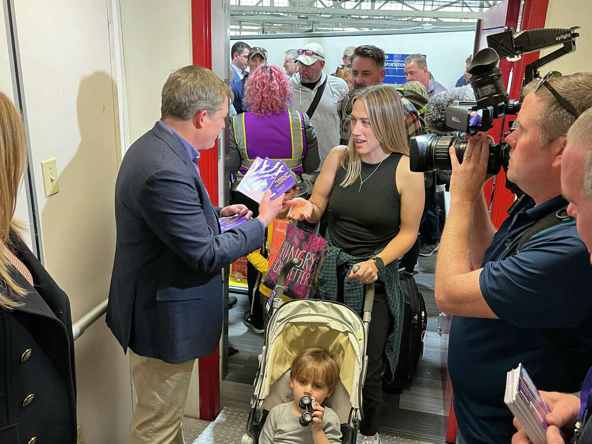 Avelo celebrates millionth passenger at Tweed New Haven airport