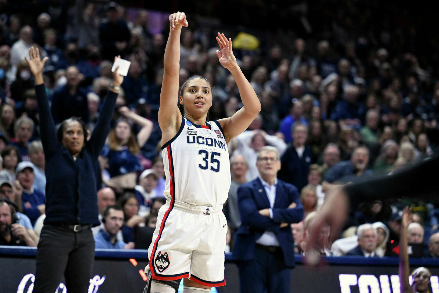 Family Of UConn Women's Basketball Star Azzi Fudd Discusses Injury