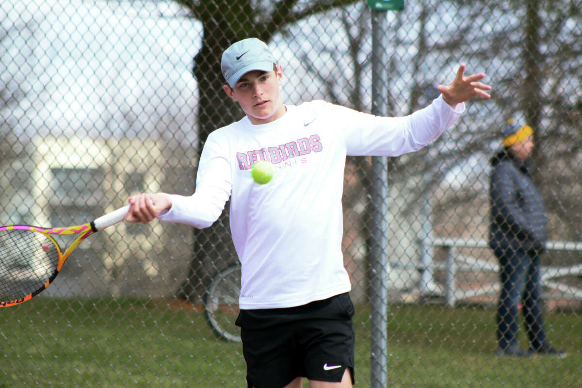 Edwardsville tennis opens season with SWC sweep over Alton