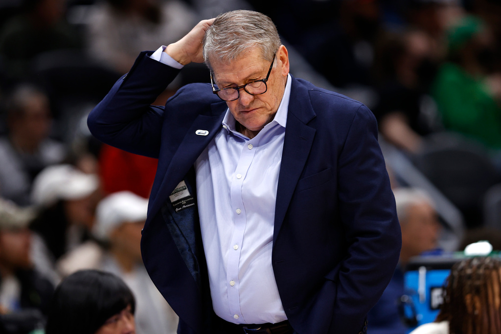 ‘They didn’t let anybody down’: Geno Auriemma reflects on end of UConn women’s basketball streaks ‘They didn’t let anybody down’: Geno Auriemma reflects on end of UConn women’s basketball streaks