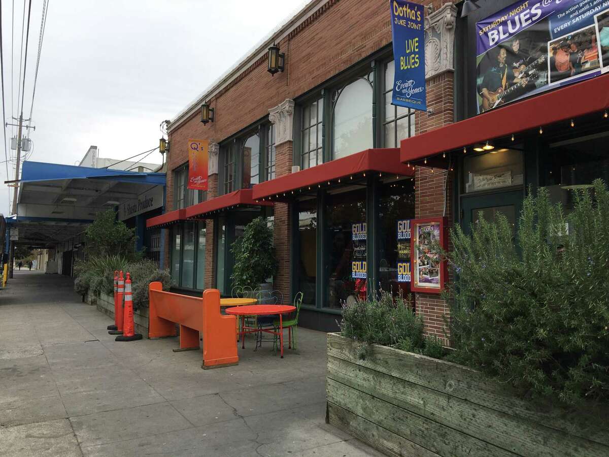 Everett and Jones, popular Oakland barbecue spot, robbed twice