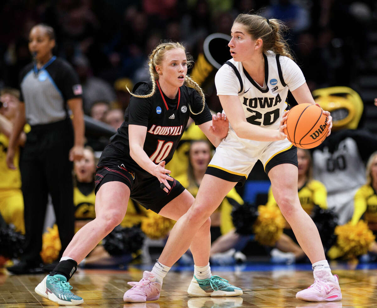 Edwardsville's Kate Martin goes to Final Four with Iowa Hawkeyes