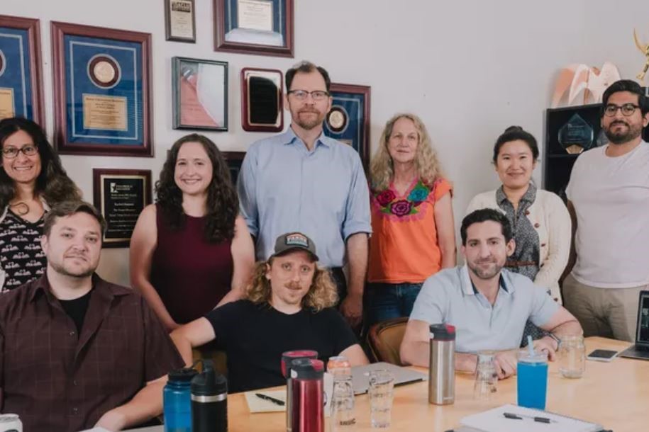 Texas Observer won't close, lay off staff after all - Vimarsana News
