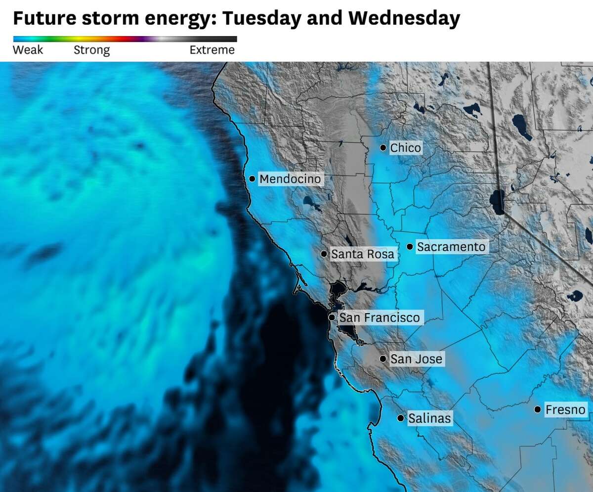 本周风暴的中心(门多西诺海岸附近的浅蓝色阴影部分)将把“对流可用势能”卷向加州海岸和中央山谷。这些能量将有助于在周二和周三下午形成雷暴，形成小型冰雹、破坏性大风，甚至是短暂的龙卷风。