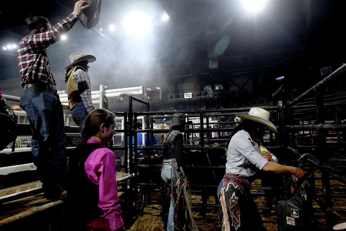 Lady Bull Riders Thrill Crowds At South Texas State Fair