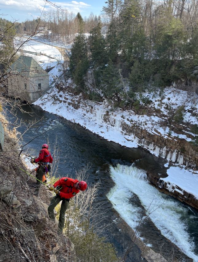 Forest rangers rappelled into 100-foot Ausable Chasm to recover body - Vimarsana News