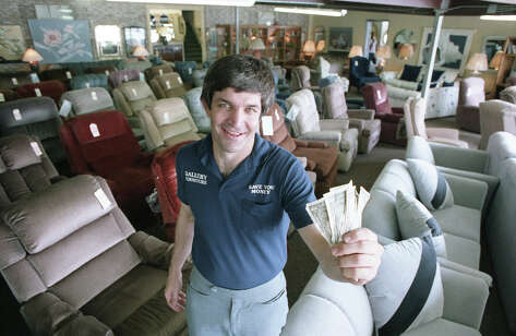 Mattress Mack' delivers inspirational speech to Conroe Noon Lions