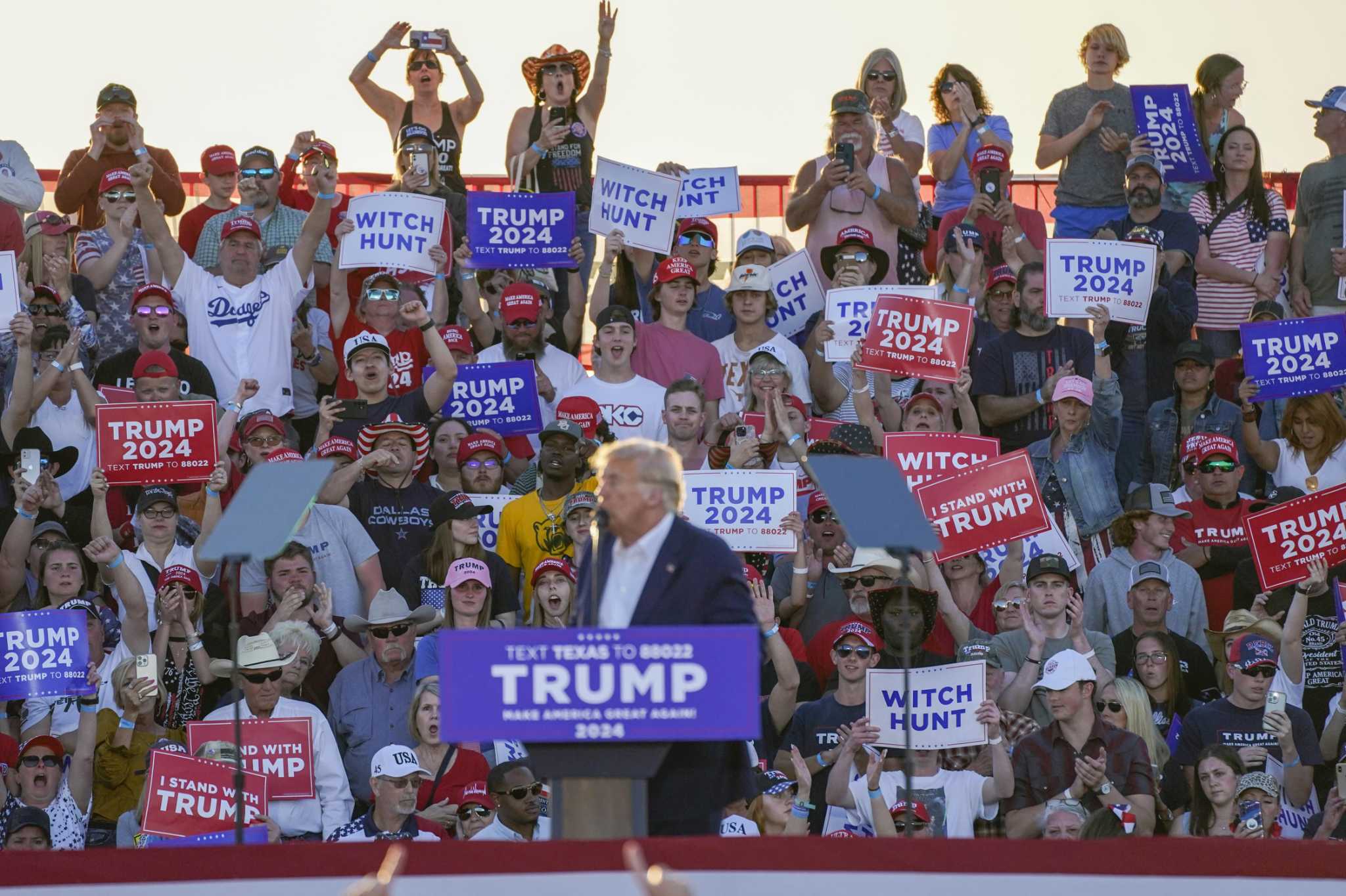 French: At the Waco rally and beyond, Trump's movement now commands him - Vimarsana News