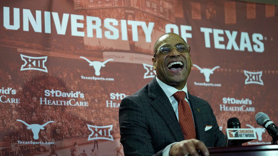 New Texas NCAA college basketball head coach Rodney Terry talks to the media during a news conference in Austin, Texas, Tuesday, March 28, 2023. (AP Photo/Eric Gay)