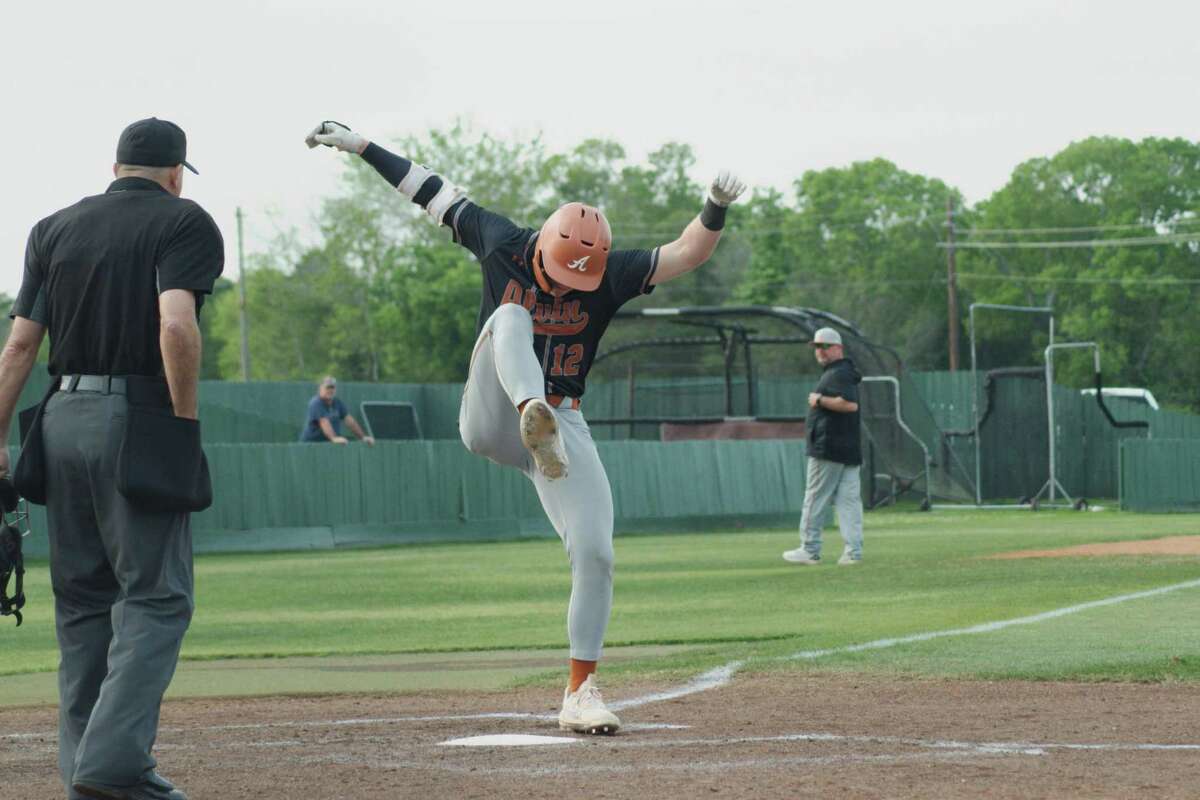 High school baseball Pearland edges Alvin in battle of aces