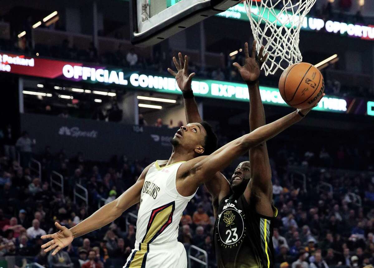 A tale of two halves as Warriors overwhelm Pelicans in second