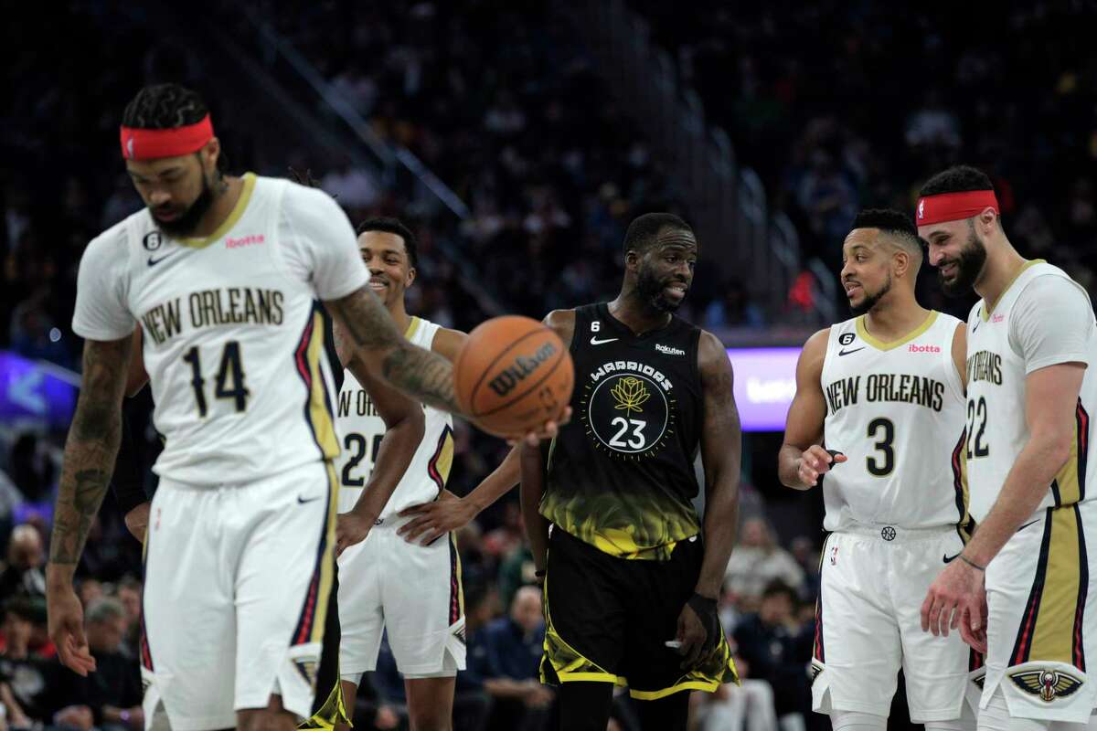 A tale of two halves as Warriors overwhelm Pelicans in second