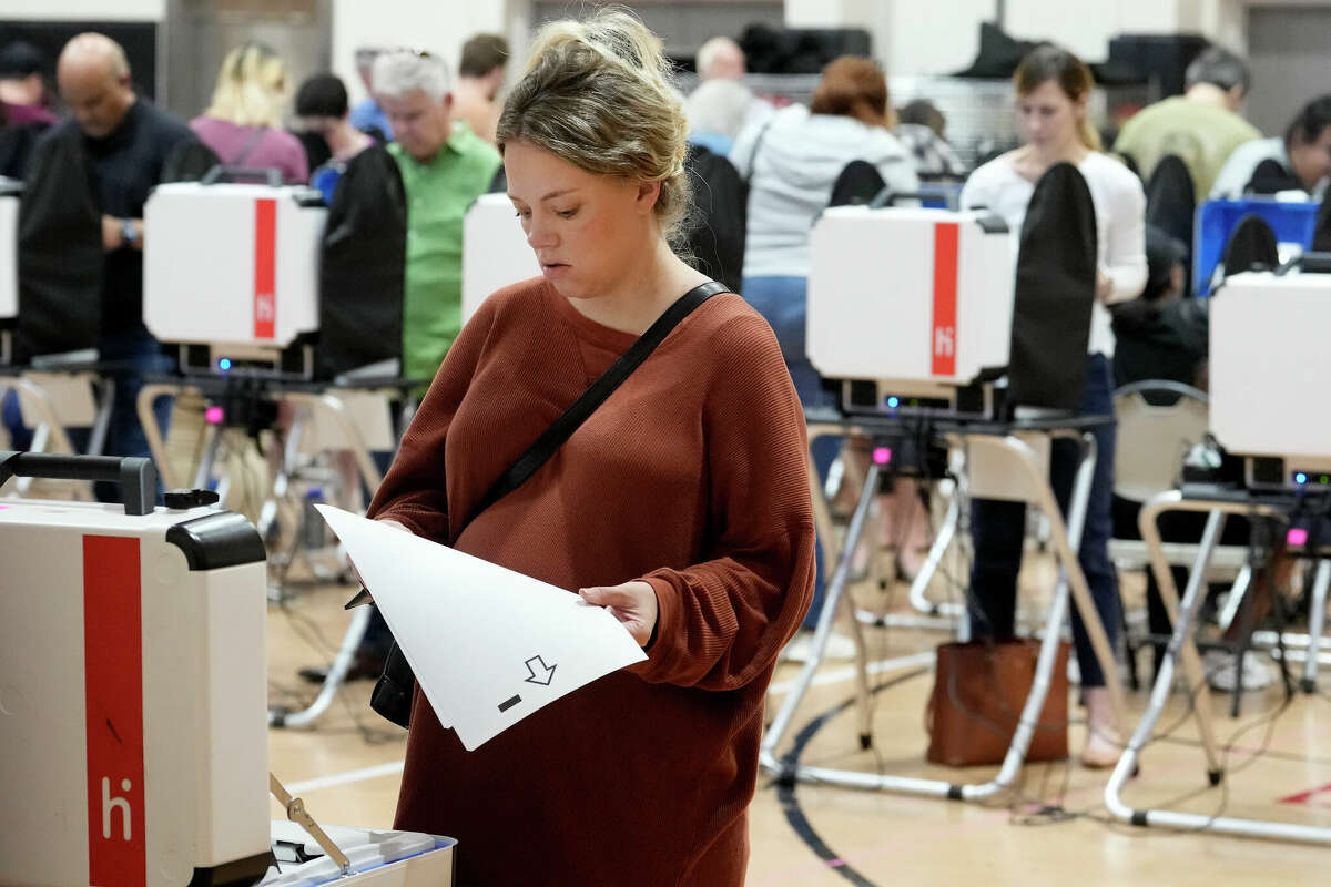 Story photo for Texas lawmakers seek power to overturn Houston elections.