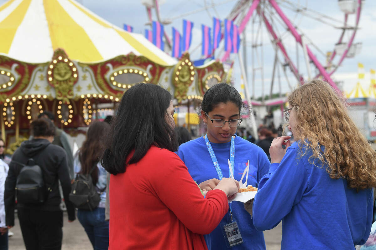 Beaumont high achievers rewarded with day at South Texas State Fair