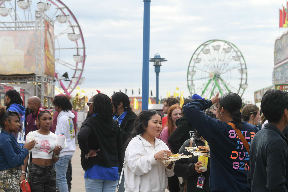 Beaumont high achievers rewarded with day at South Texas State Fair