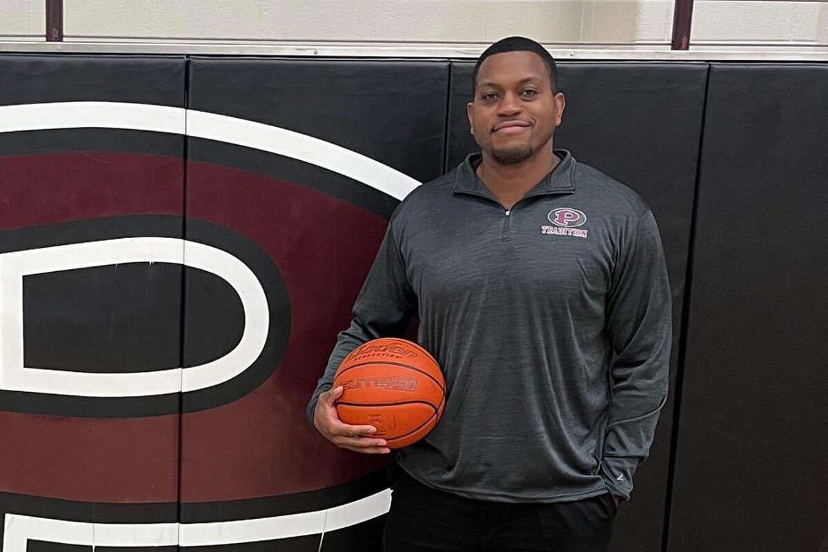 High school basketball: Delrick Brown hired as Pearland boys coach