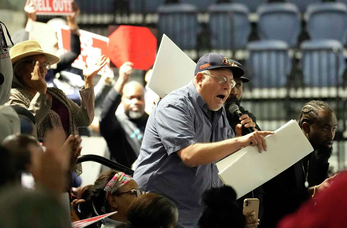 TEA to present plan for HISD takeover transition at board meeting