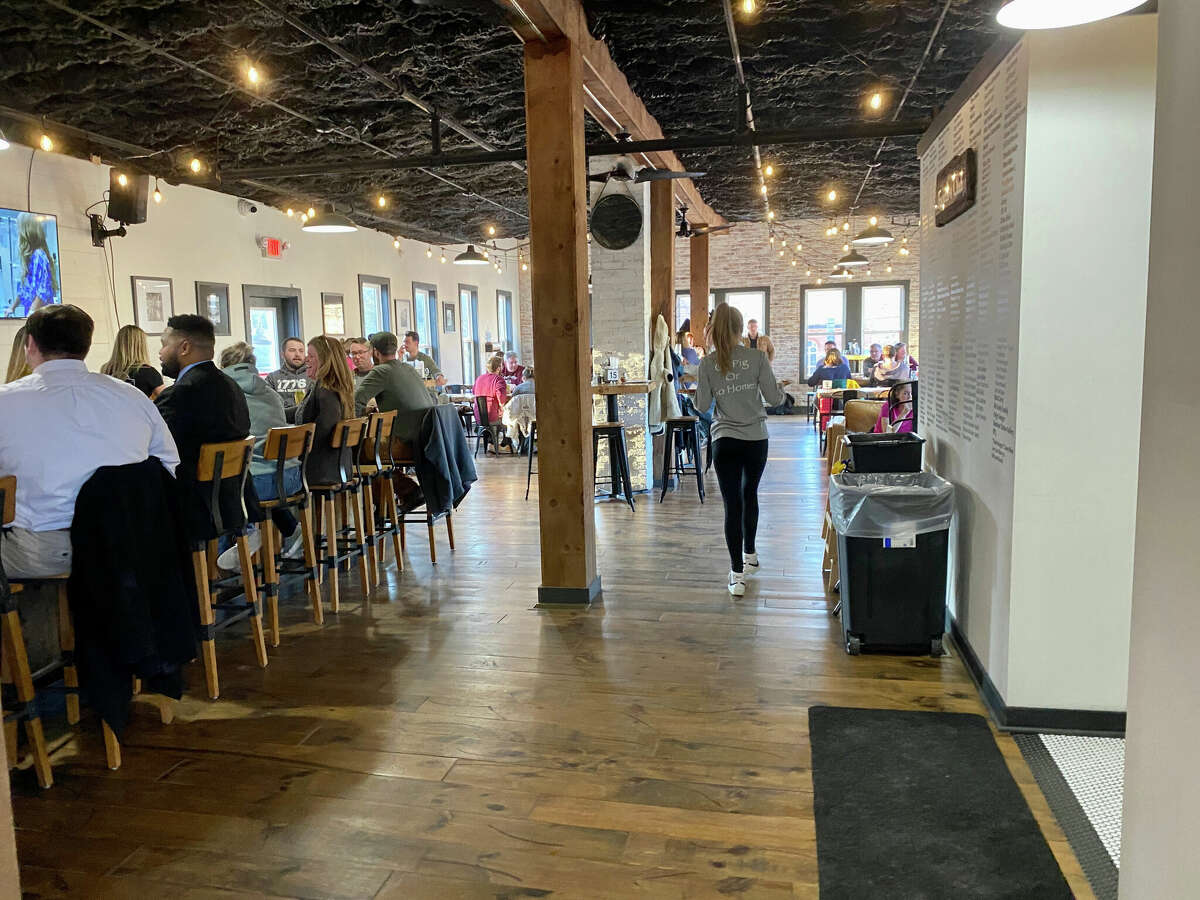 Ballston Spa's new Speckled Pig Brewery topnotch for beer, pizza