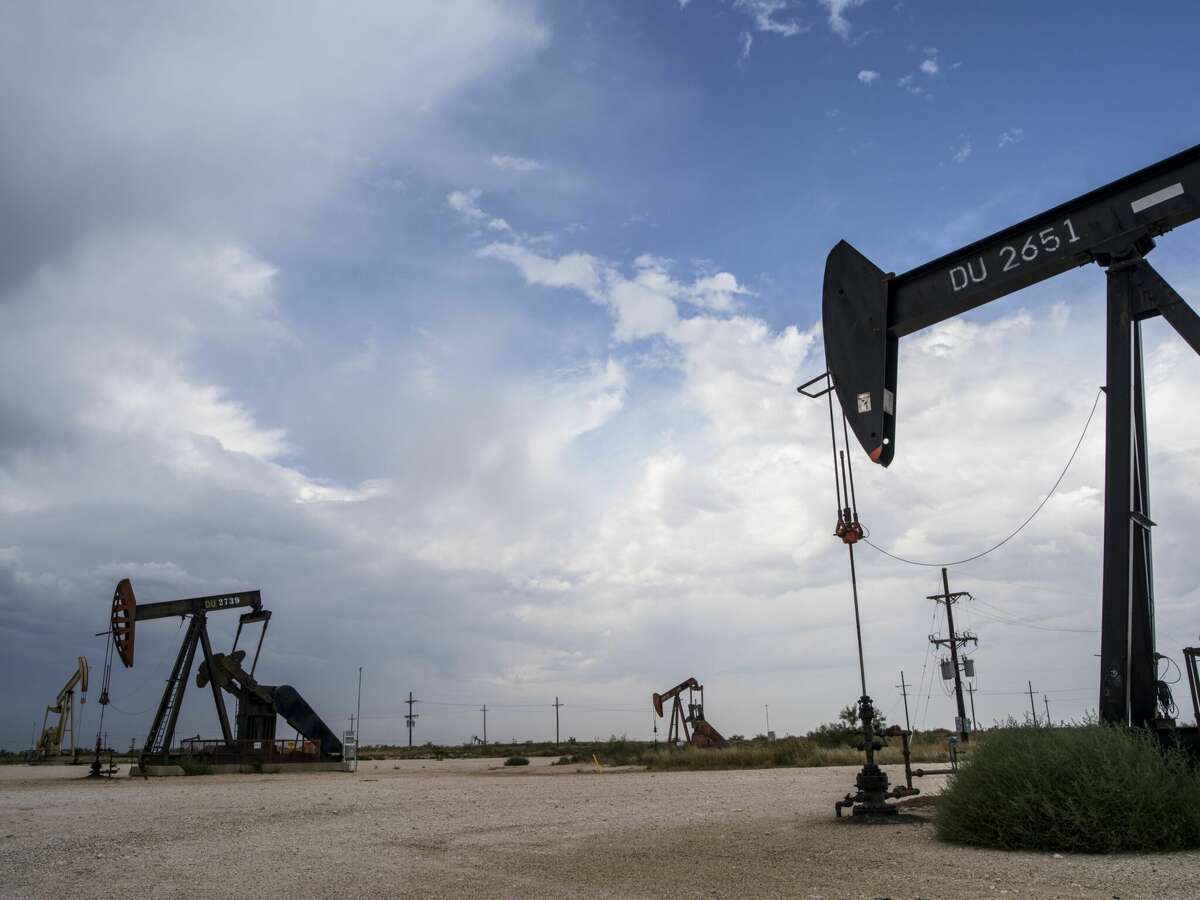 Pump jacks extract oil in Yoakum County in 2021. Photographer: Matthew Busch/Bloomberg