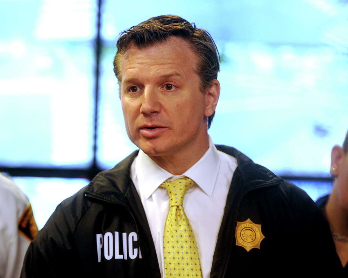 Bridgeport's top detective retires after 32 years