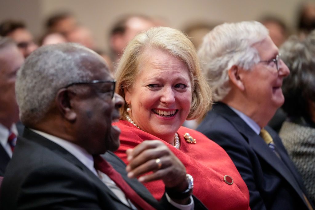Justice Thomas accepted luxury travel for years from GOP donor, report says - Vimarsana News