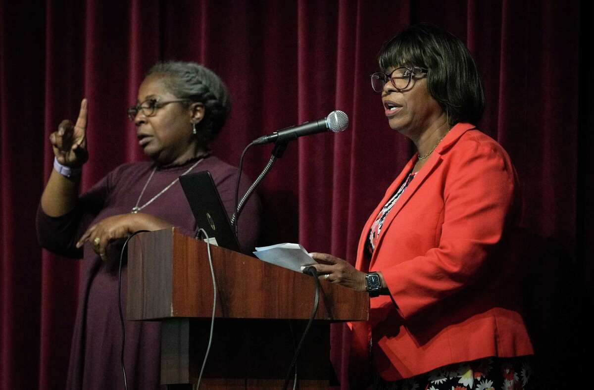 Community questions TEA commissioner Morath's absence at final forum