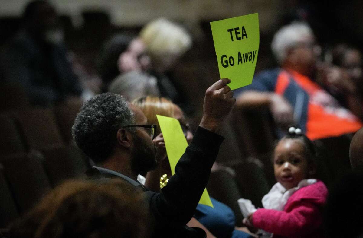 TEA to present plan for HISD takeover transition at board meeting