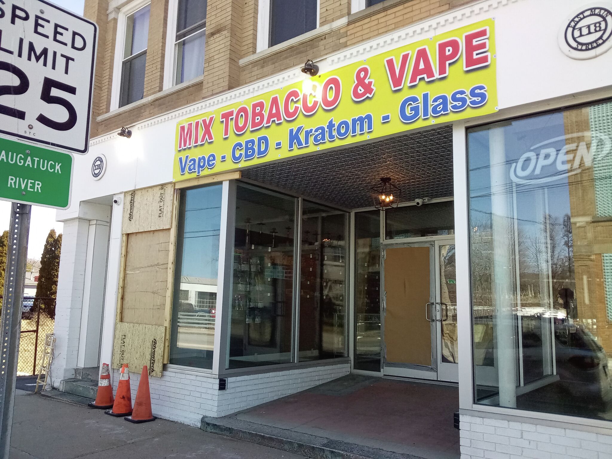 vape shop torry Torrington smoke shop considers closing after repeated vandalism