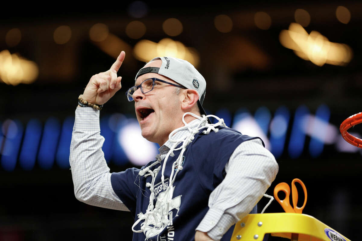 Inside the tormented psyche of UConn men’s basketball coach Dan Hurley