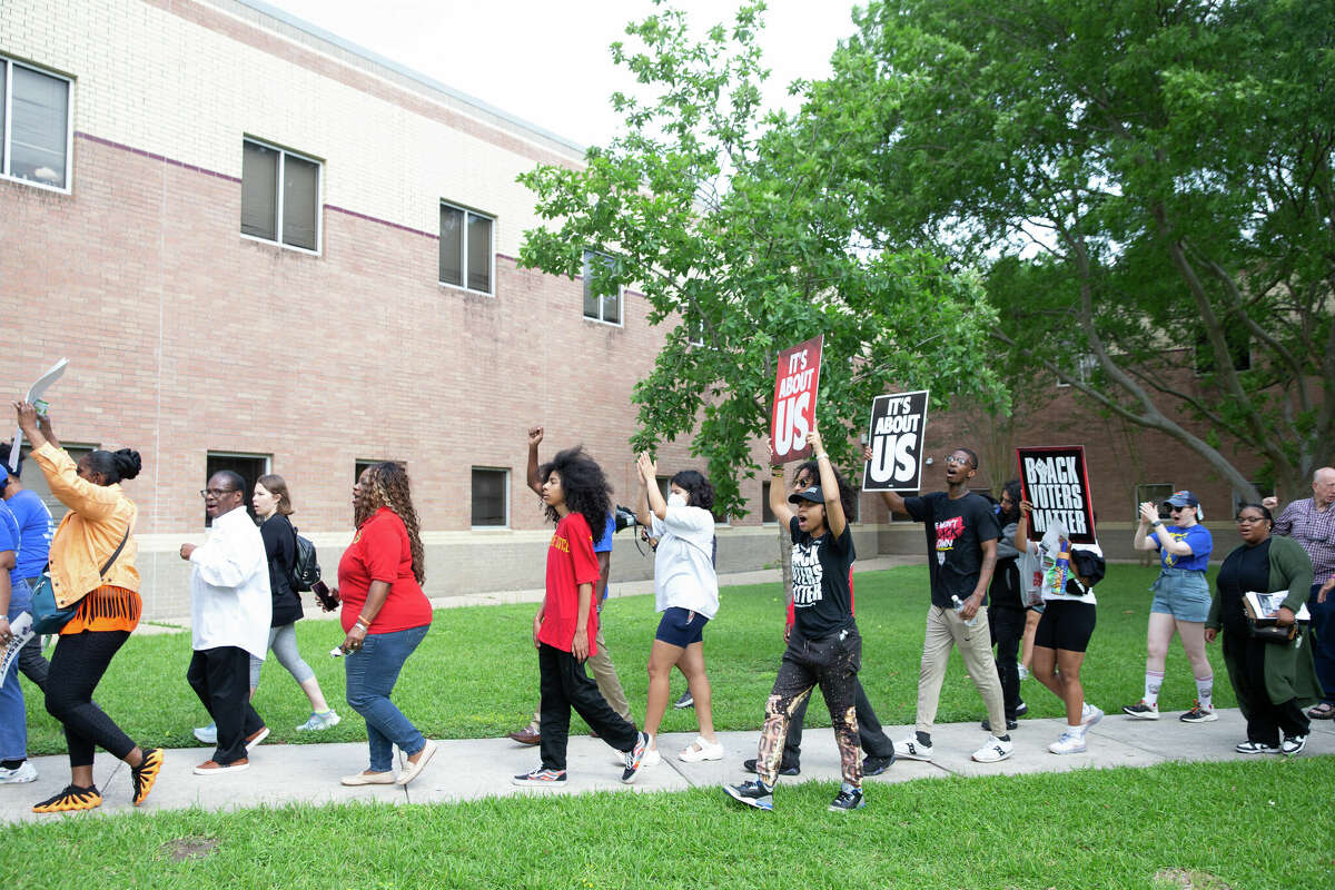 HISD state takeover Community, elected officials rally against TEA