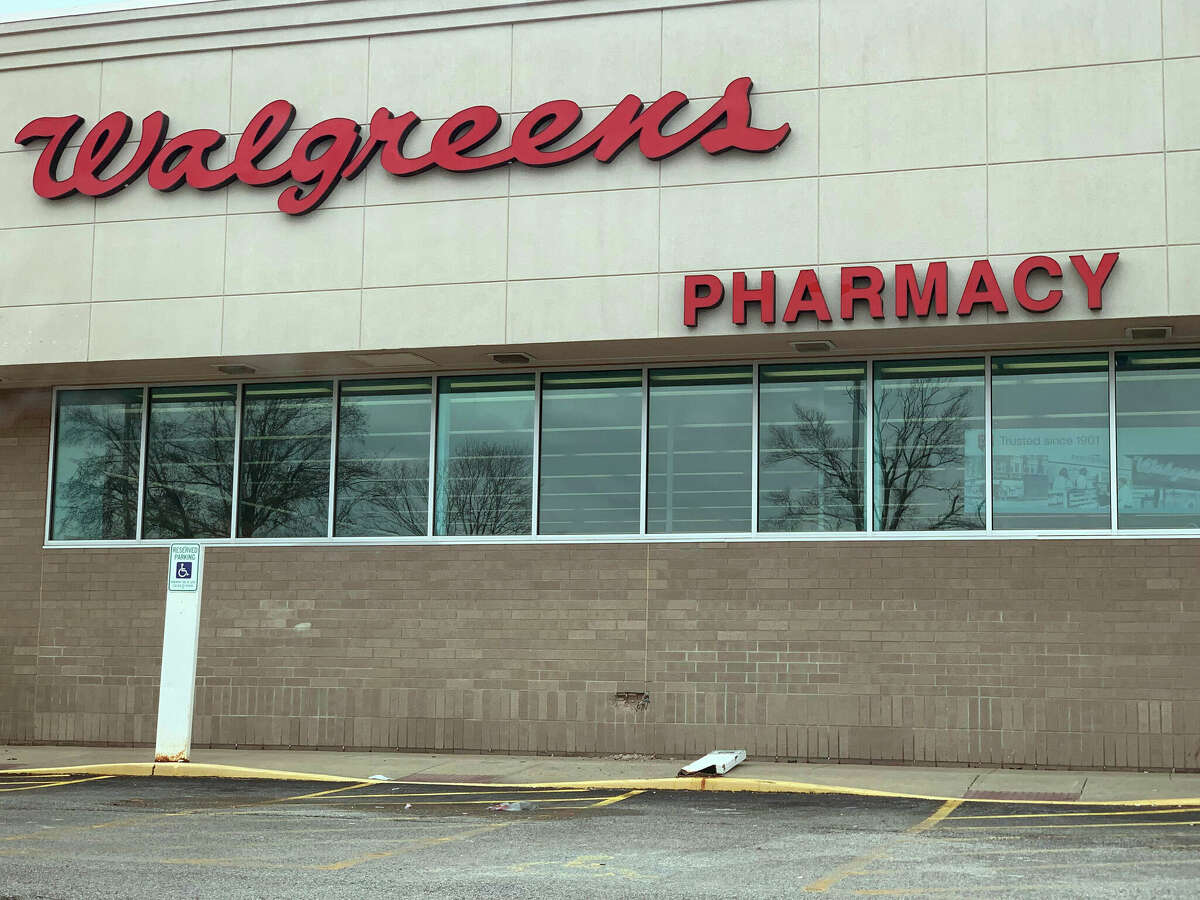 Vehicle hits Glen Carbon Walgreens at 2 Cottonwood Road