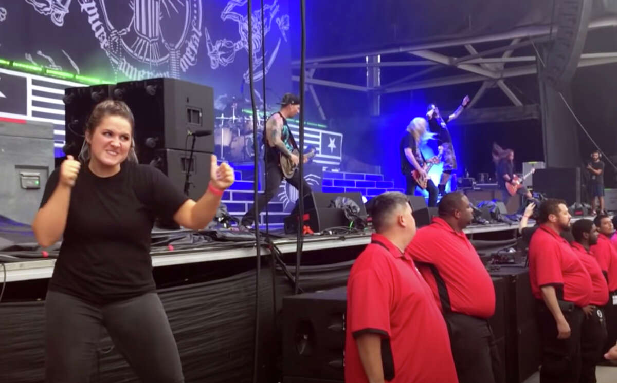 Lindsay RothschildCross brings performance arts to Deaf community