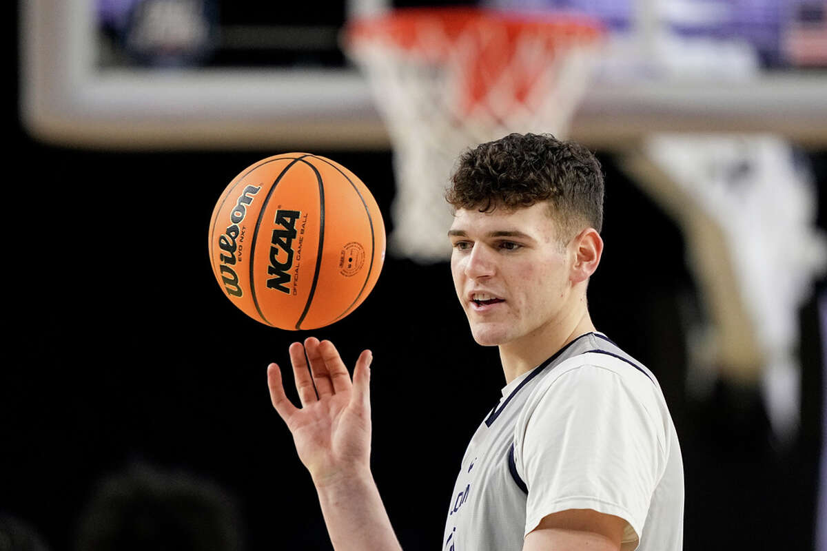 UConn's Donovan Clingan honoring late mother at Final Four