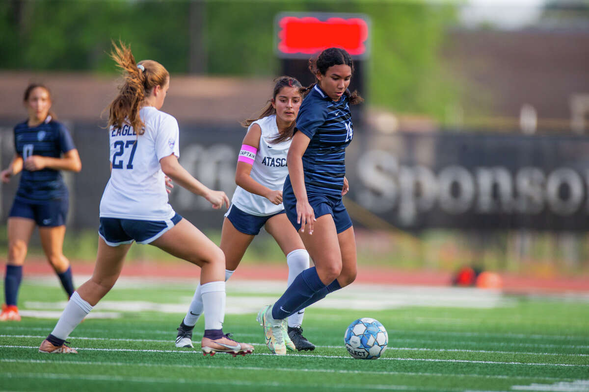 Kingwood Mustangs advance to Region III-6A soccer tournament