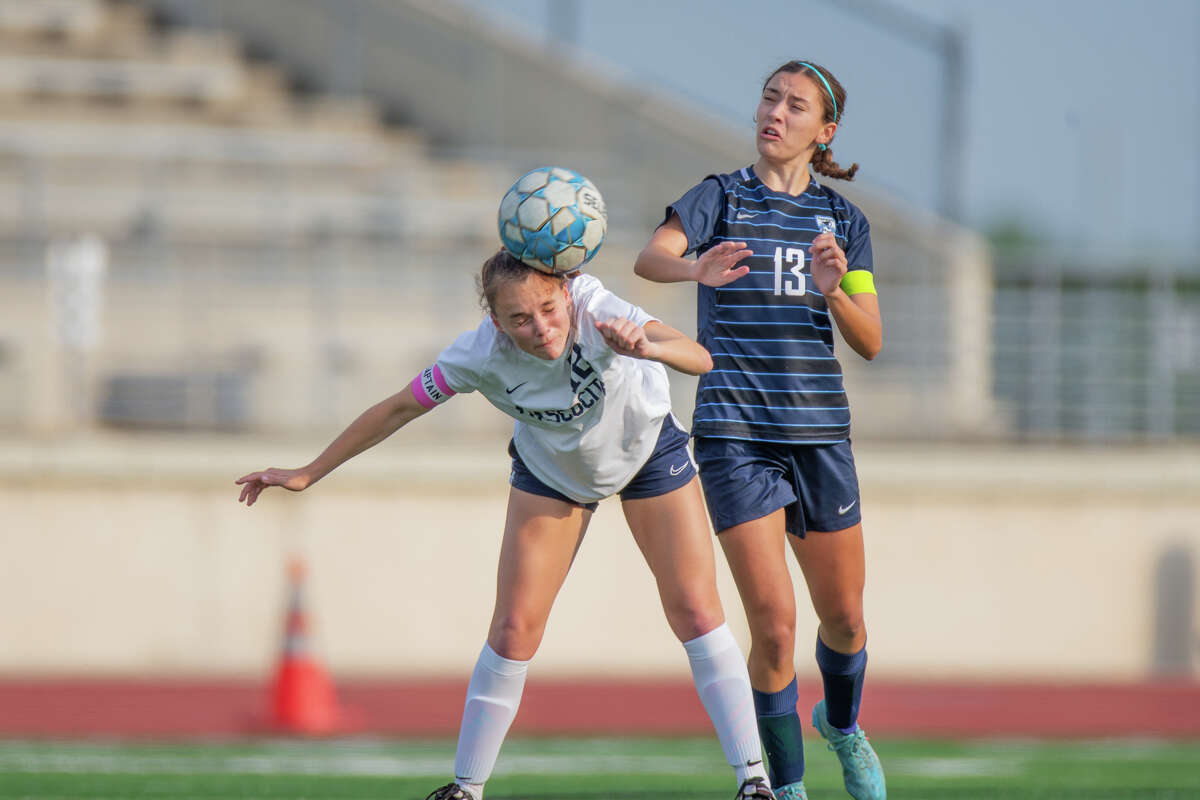 Kingwood Mustangs advance to Region III-6A soccer tournament
