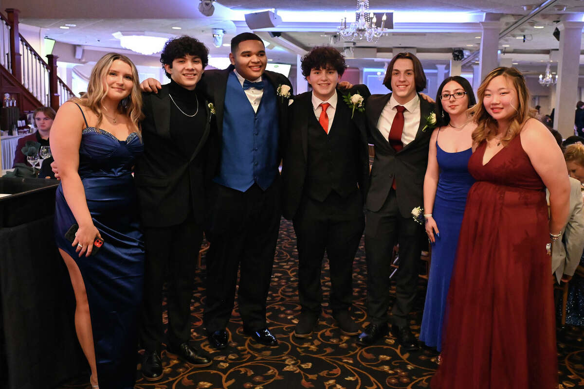 notre-dame-west-haven-prom-2023