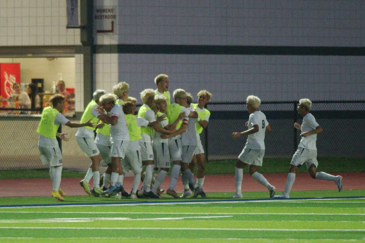 Dobie Longhorns Roll Into Region 3-6A Boys Soccer Tournament