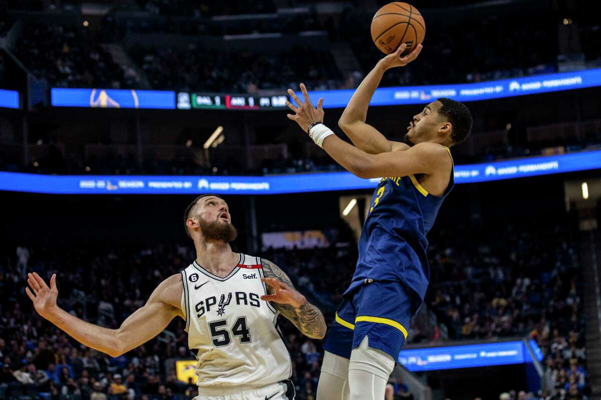 Warriors beat Spurs; Steph Curry, Klay Thompson, Jordan Poole score 91