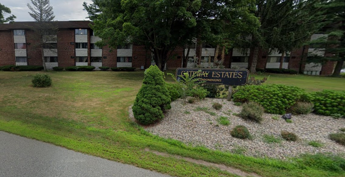 East Hartford PD Man shot in apartment complex parking lot