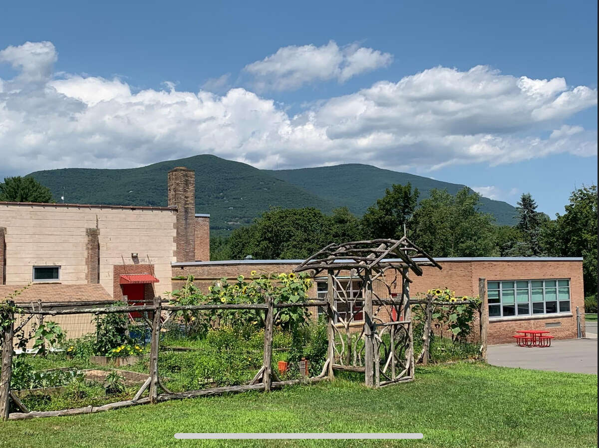 Onteora School District considers closing two elementary schools