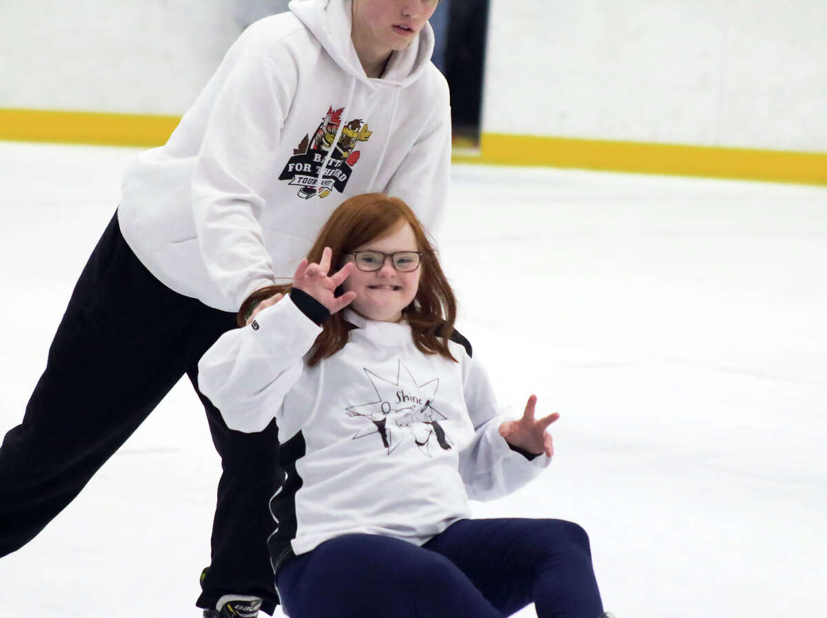'Shine on Ice' has big turnout at RP Lumber Center in Edwardsville