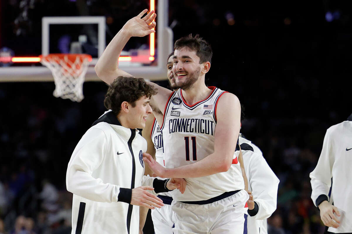 Alex Karaban beat the halftime buzzer to give UConn a 13-point