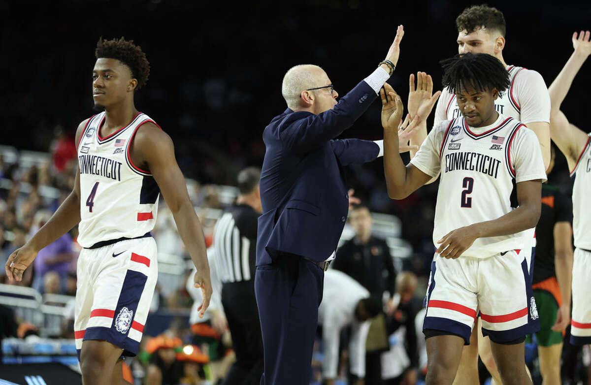 Dan Hurley emotional about this UConn team: 'I’ve cried a lot'