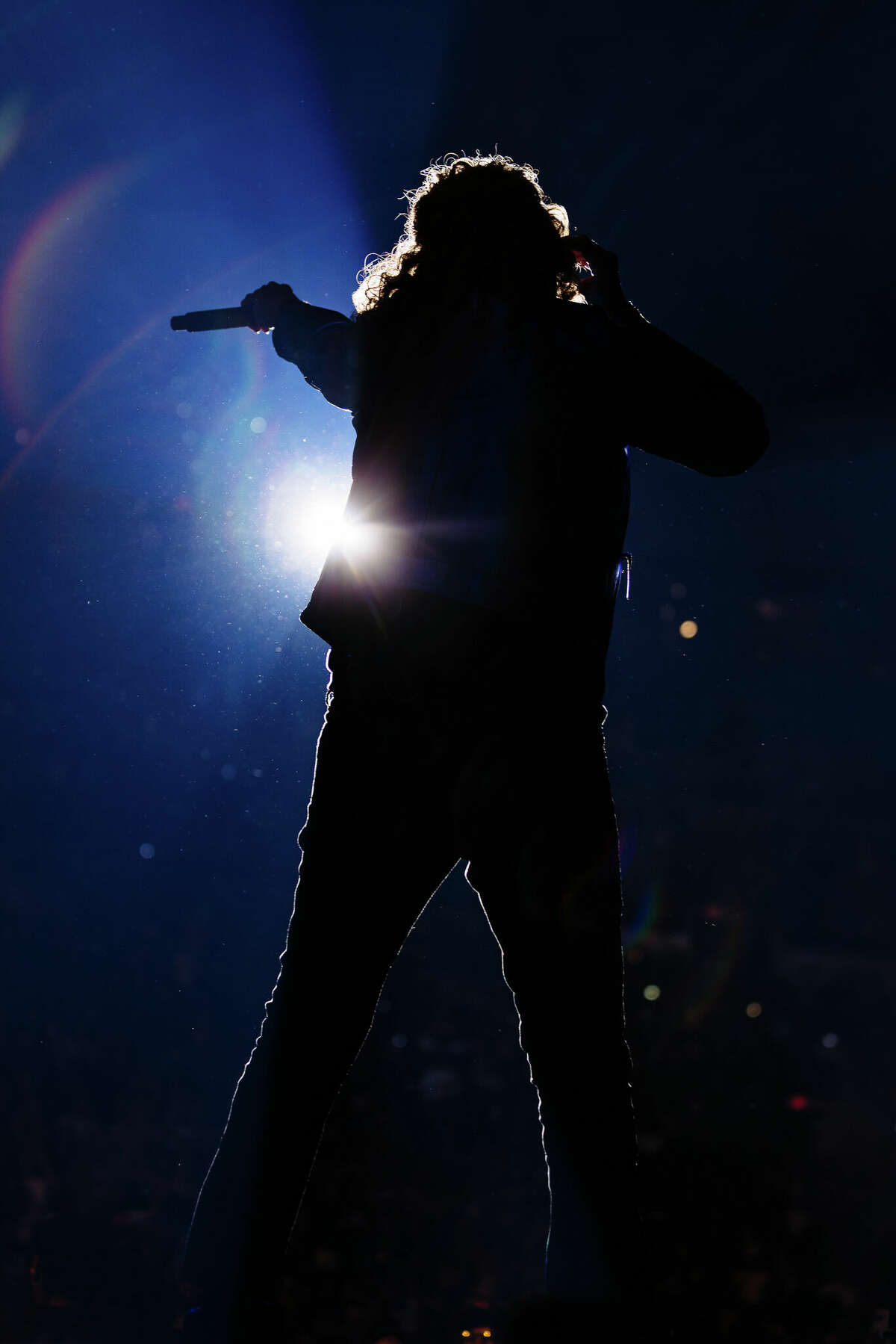 Miles de fanáticos en el AT&T Center y San Antonio disfrutaron de los éxitos musicales de la banda mexicana de pop-rock de renombre mundial Maná el sábado 1 de abril. 