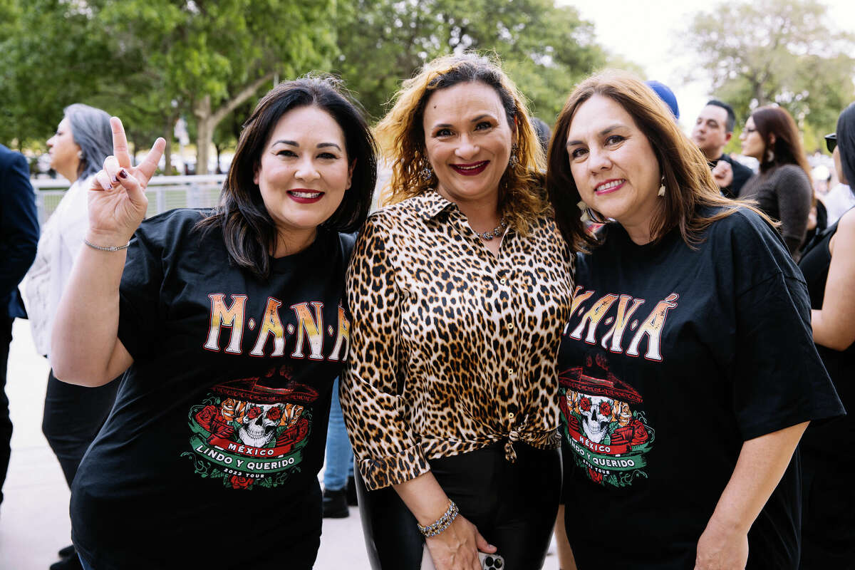 Miles de fanáticos en el AT&T Center y San Antonio disfrutaron de los éxitos musicales de la banda mexicana de pop-rock de renombre mundial Maná el sábado 1 de abril. 