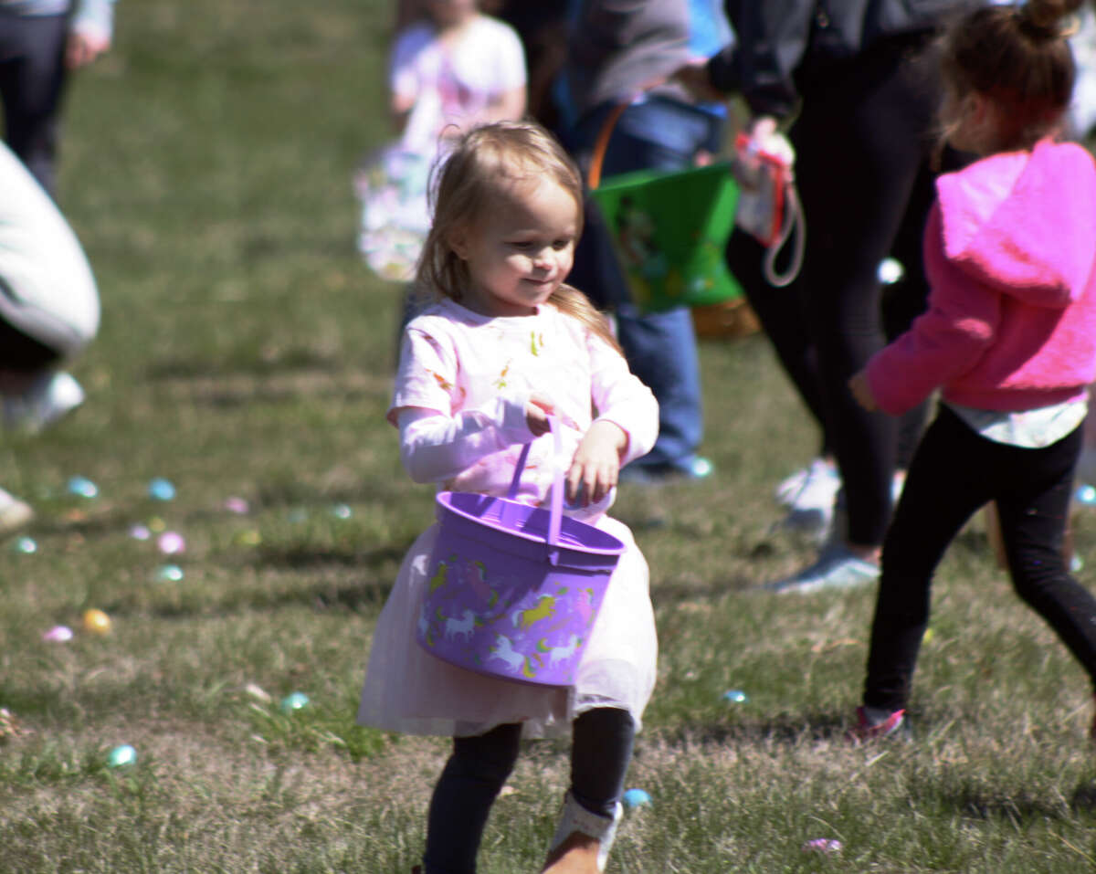 Easter Egg Hunt brings families to Schon Park in Glen Carbon