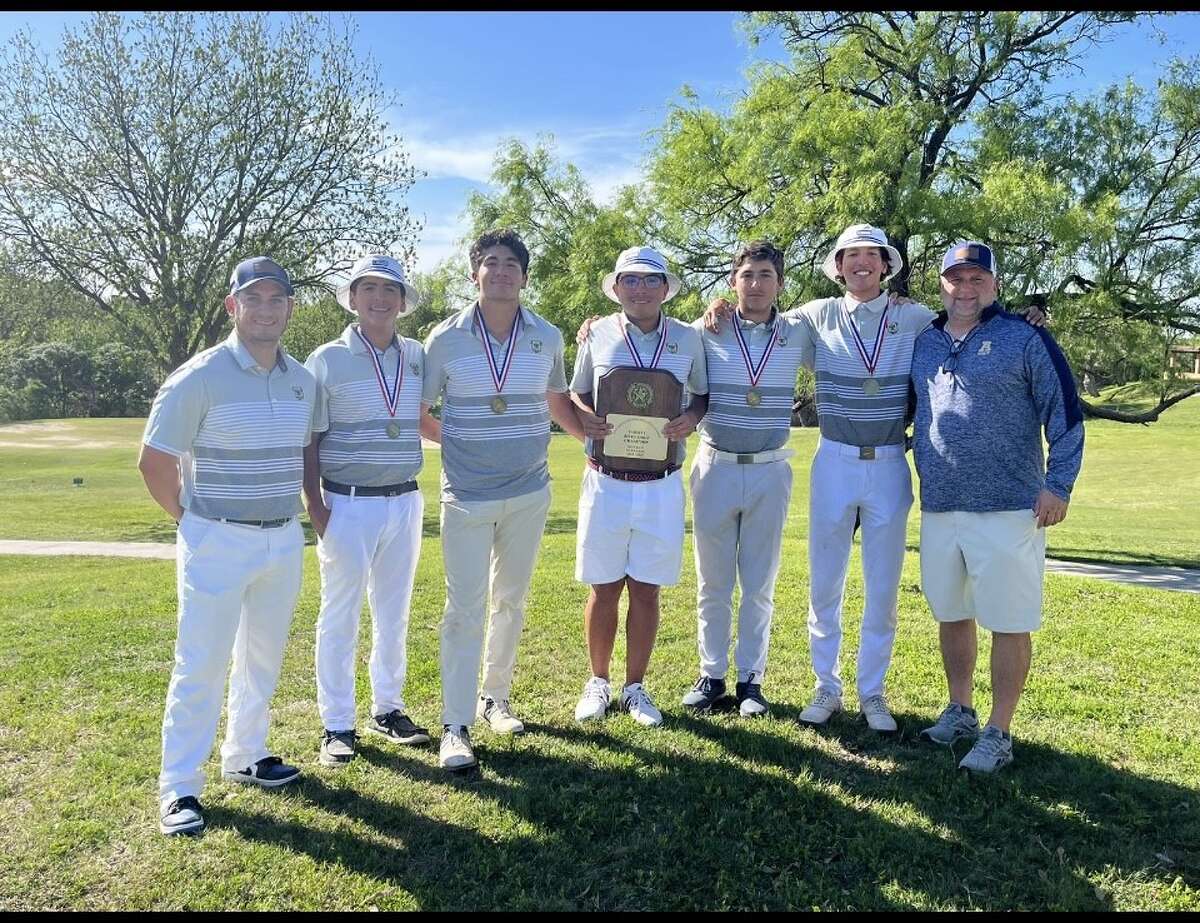 The Alexander boys' golf team won the District 30-6A title this past weekend.