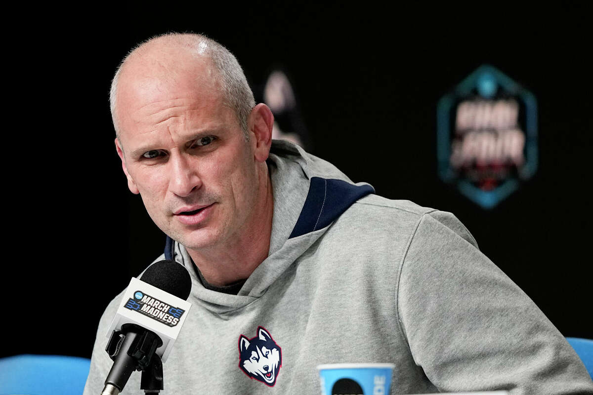 Inside UConn's contract with men's basketball coach Dan Hurley